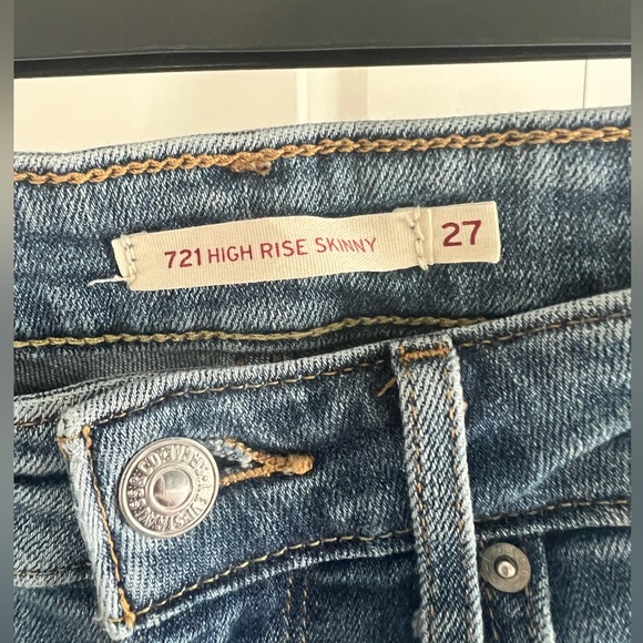 Levi’s 721 High Rise Skinny Ankle Jean - Picture 3 of 6
